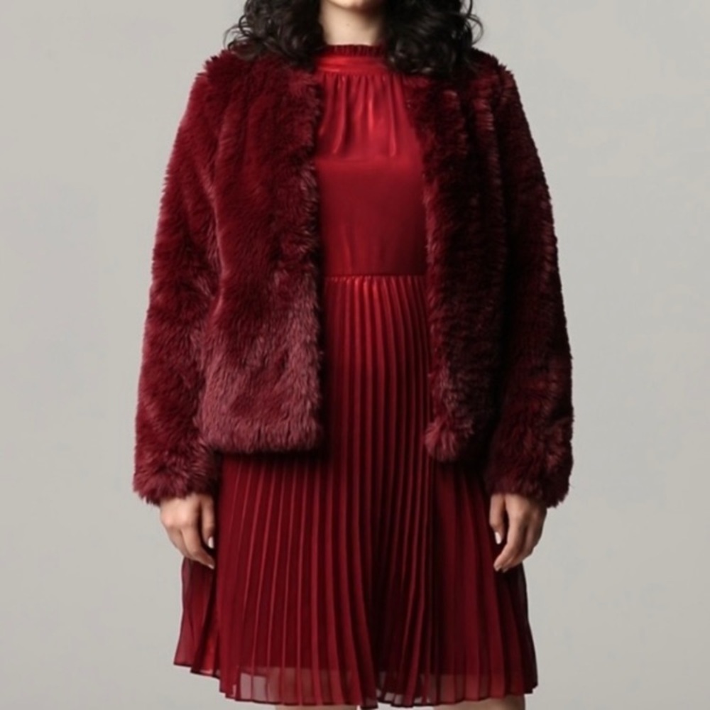 🎉2X HOST PICK🎉 Vera Wang Burgundy Fuzzy Faux Fur Teddy Jacket